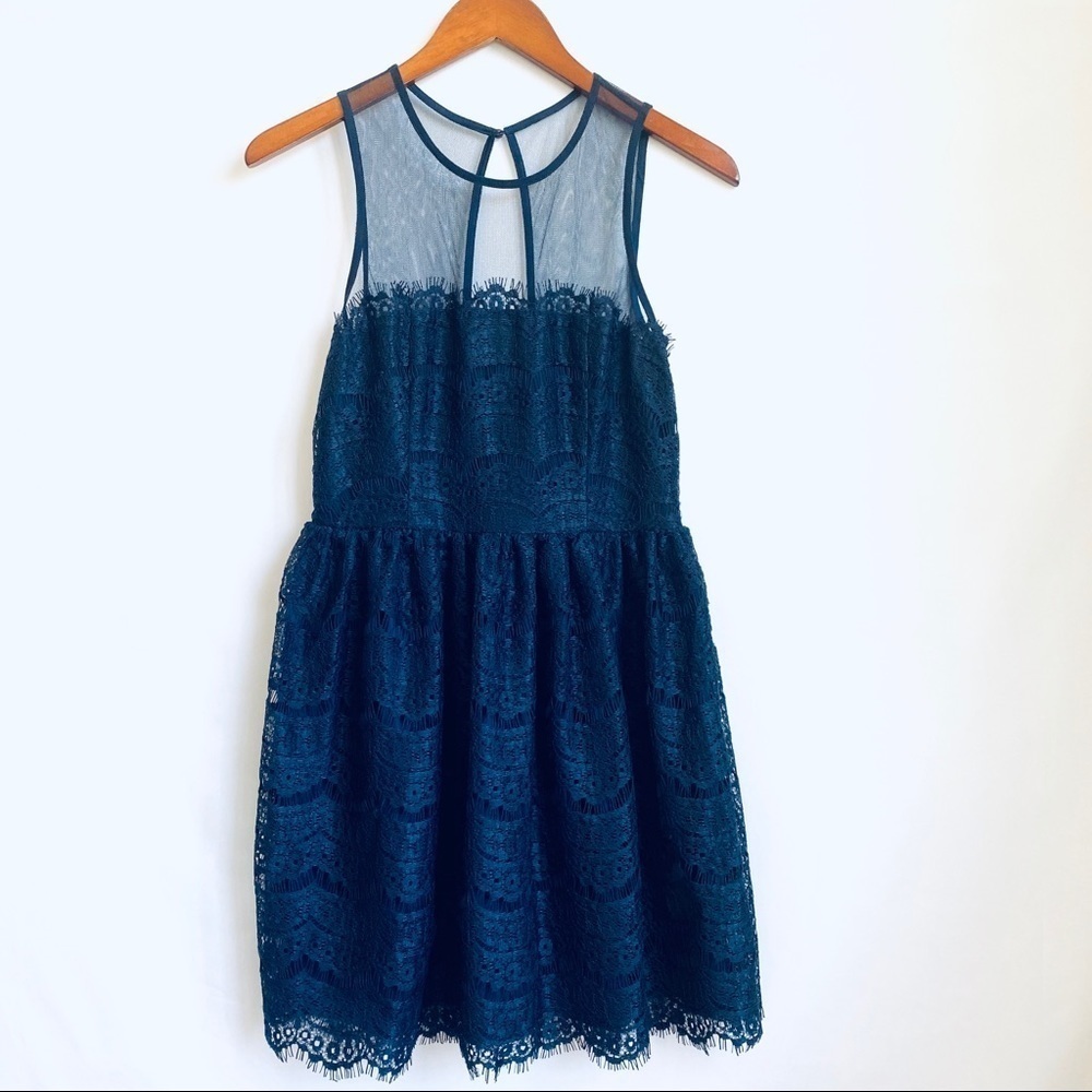 NWT‎ En Creme Blue Lace Dress. Size Medium
